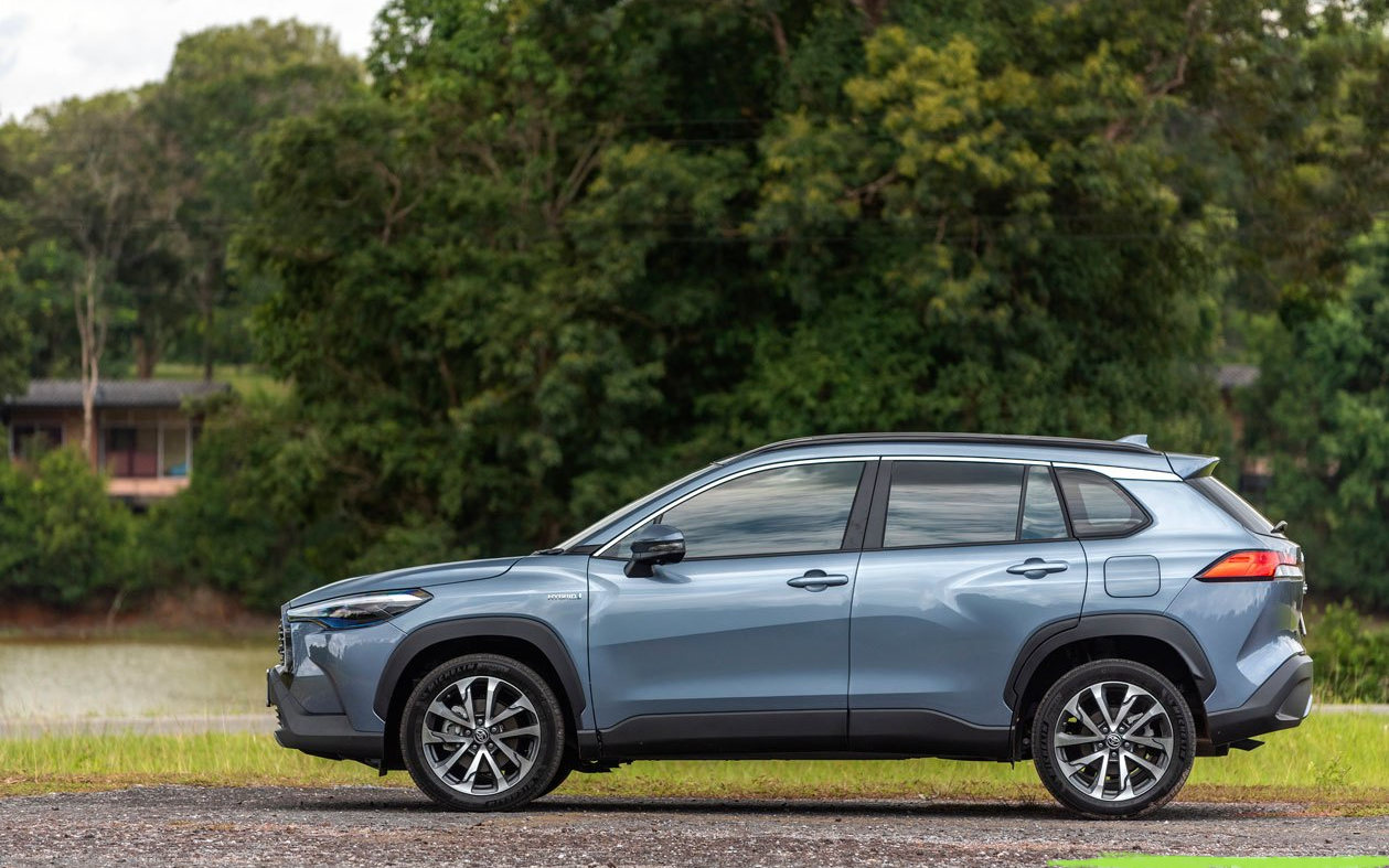 Toyota Corolla Cross Hybrid Premium 2021 | SUV Drive